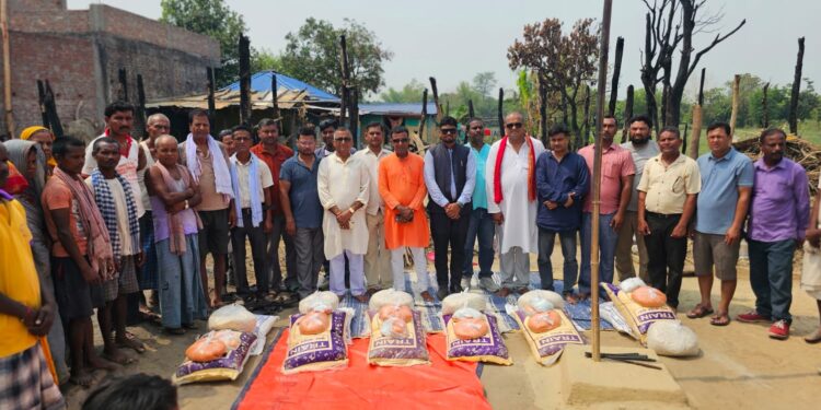 मझौवाका अग्निपीडितलाई राहत