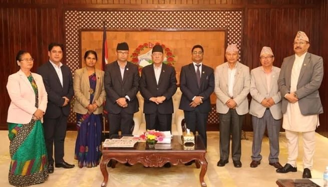 एमालेका मन्त्रीहरुले बुझाए प्रधानमन्त्रीलाई राजीनामा