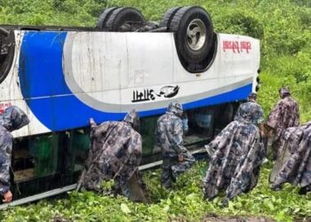 जनकपुरधामबाट वीरगन्ज जाँदै गरेको यात्रु बस बाराको  पसाहा पुलनजिक दुर्घटना  १४ जना घाइते ।