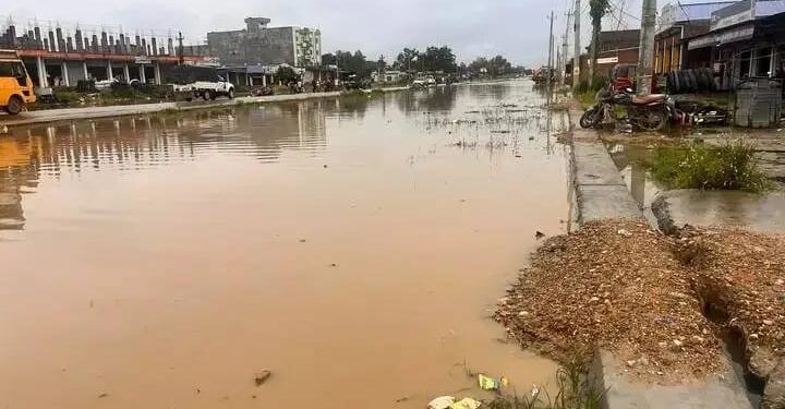 सिरहाको गोलबजार गुरुधाम  देखि  AB MALL सम्म डुबानमा