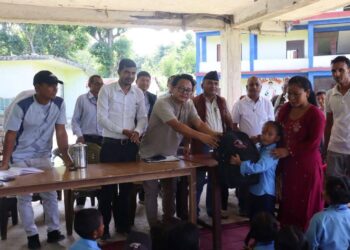 बुलिङटारमा अध्यक्ष छात्रवृत्ति कार्यक्रम अन्तर्गत जेहेन्दार तथा विपन्न विद्यार्थीहरूलाई शैक्षिक सामग्री वितरण सम्पन्न