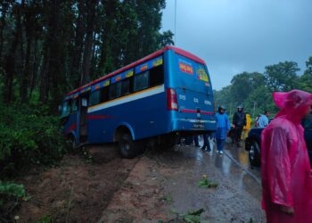 कावासोती ८ स्थित पूर्वपश्चिम राजमार्गमा दुर्घटना, १५ जना घाइते